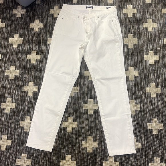 Buffalo Size 6 Jeans & Medium Top Outfit - Picture 4 of 5